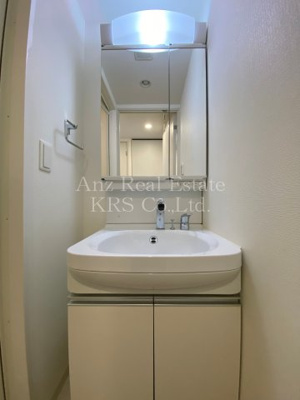 【洗面所】 | レジュールアッシュウエストレジス | すっきりデザインの照明付洗面化粧台♪