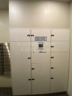 【その他共用部分】 | レジュールアッシュウエストレジス | 大切な荷物の受け取りに便利な宅配ボックス設置！