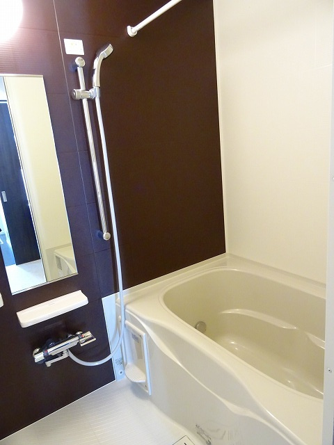 ラフレシールⅡの浴室