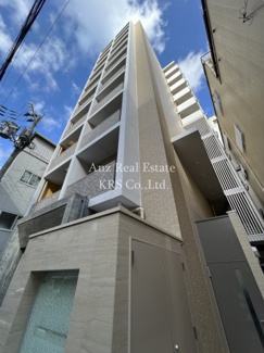 【外観】 | あたたかみのあるアースカラーのマンションです♪