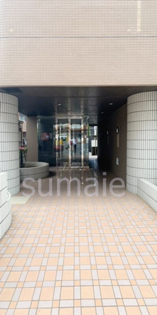 ロマーナ伍番館のエントランス