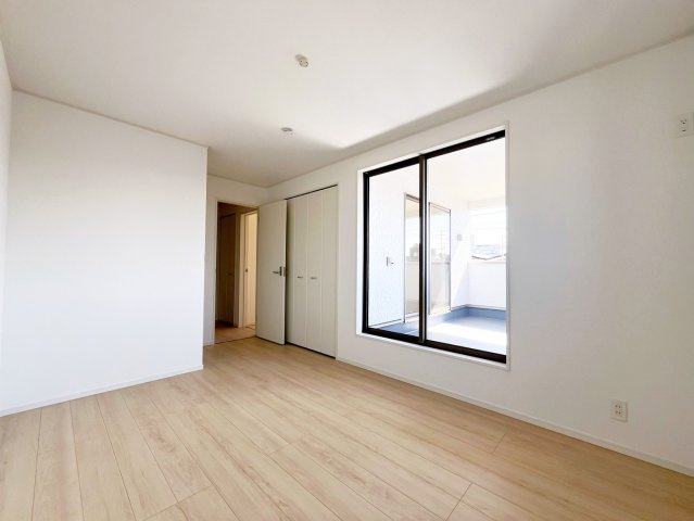 クレイドルガーデン和歌山市中之島　第３　新築一戸建の洋室