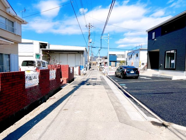 クレイドルガーデン和歌山市中之島　第３　新築一戸建の前面道路含む現地写真