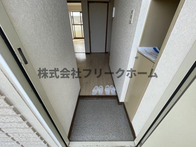 武蔵野市西久保３丁目の賃貸マンションの玄関