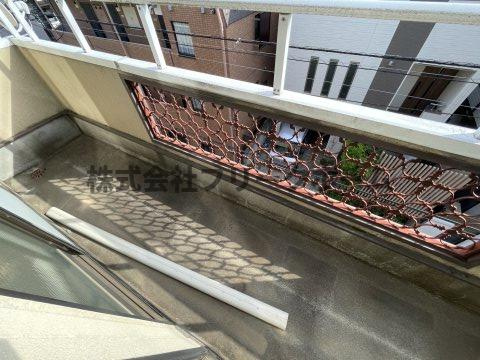 武蔵野市西久保３丁目の賃貸マンションのバルコニー