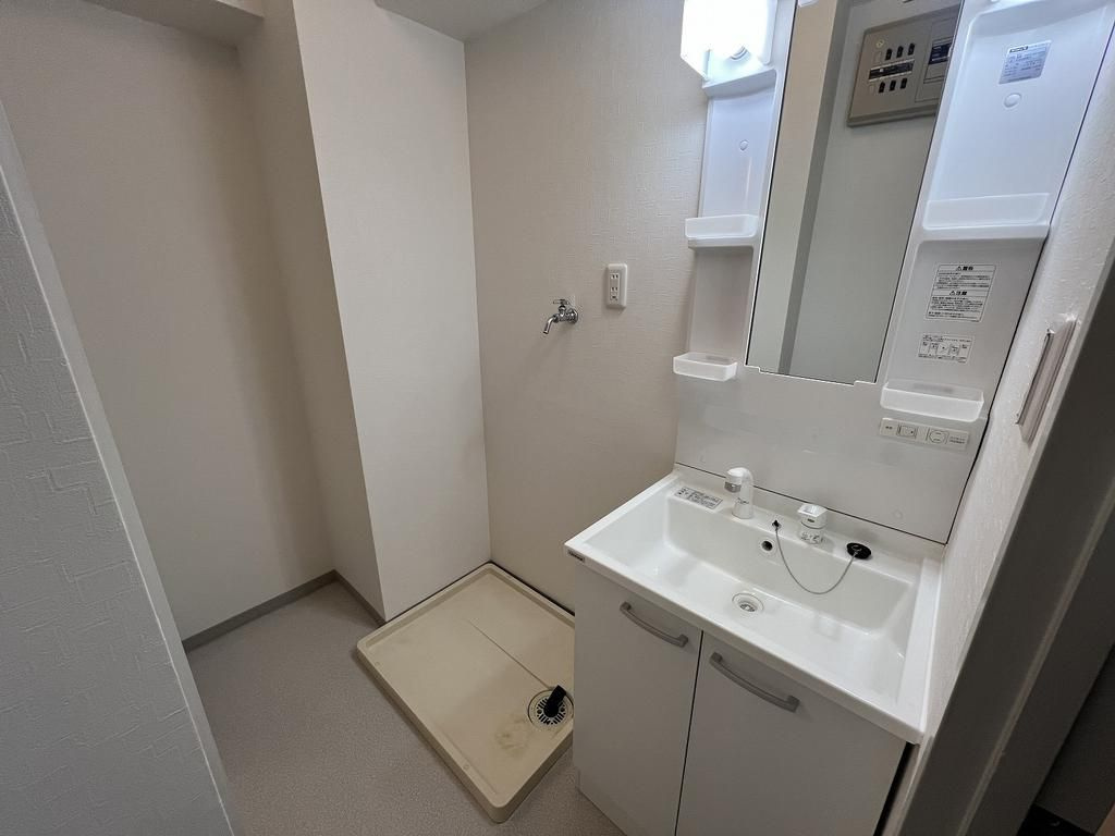 青梅市仲町の中古マンションの独立洗面台