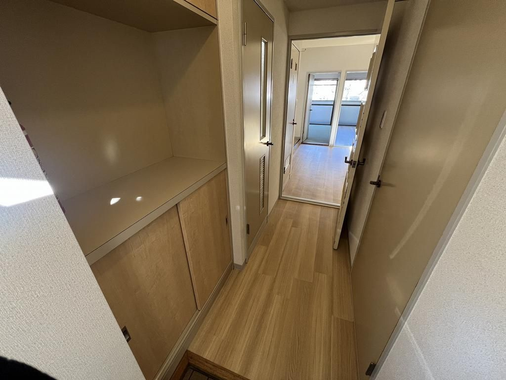 青梅市仲町の中古マンションの玄関