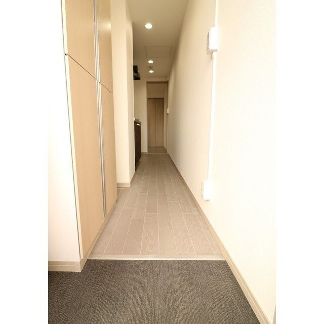 ジュネ谷中 の玄関