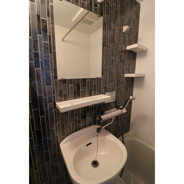 ジュネ谷中 の洗面所