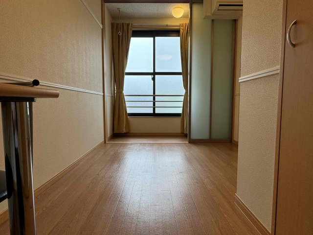 レオパレスダッファデル　タカオの居間・リビング|※同タイプ部屋の写真となります