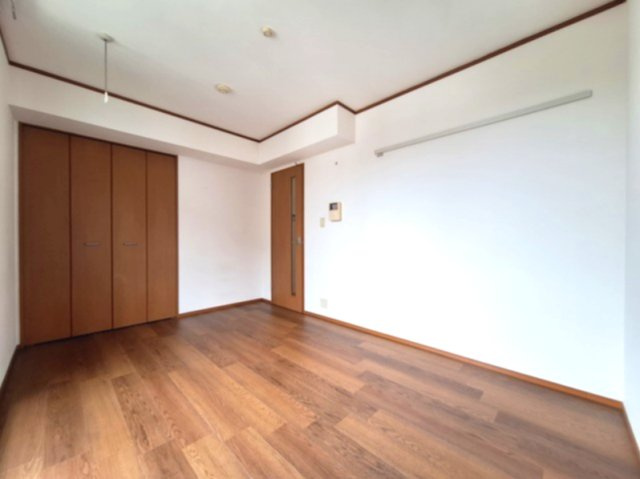 メゾン秋鹿の洋室|★6.5帖の洋室★