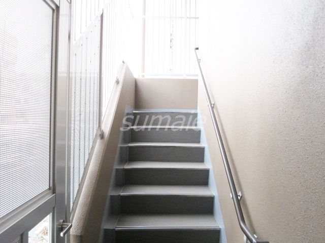 ＤＩＰＳ十条仲原ＷＥＳＴのその他共用部分|階段です☆