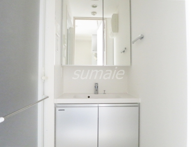 ＤＩＰＳ十条仲原ＷＥＳＴの洗面所|嬉しい独立洗面台です☆洗面所にあります！