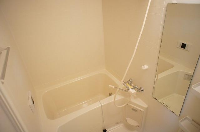 ヴィラ　セントラル　二日市の浴室|バス