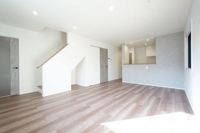 新築　千葉市緑区土気町の居間・リビング|＊当日ご案内可＊ご希望の物件まとめてご案内！弊社が掲載していない物件でもOK♪お気軽にご相談ください ♪お電話でのお問合わせがスムーズ♪