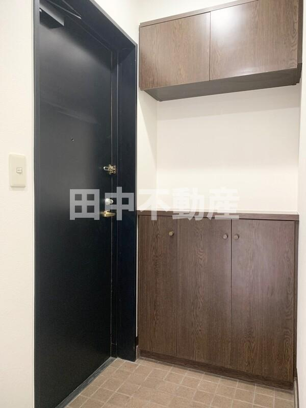 白金アネックスの玄関