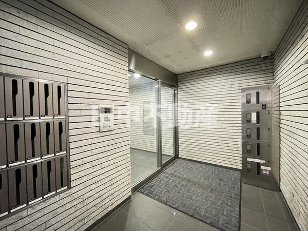 白金アネックスのロビー