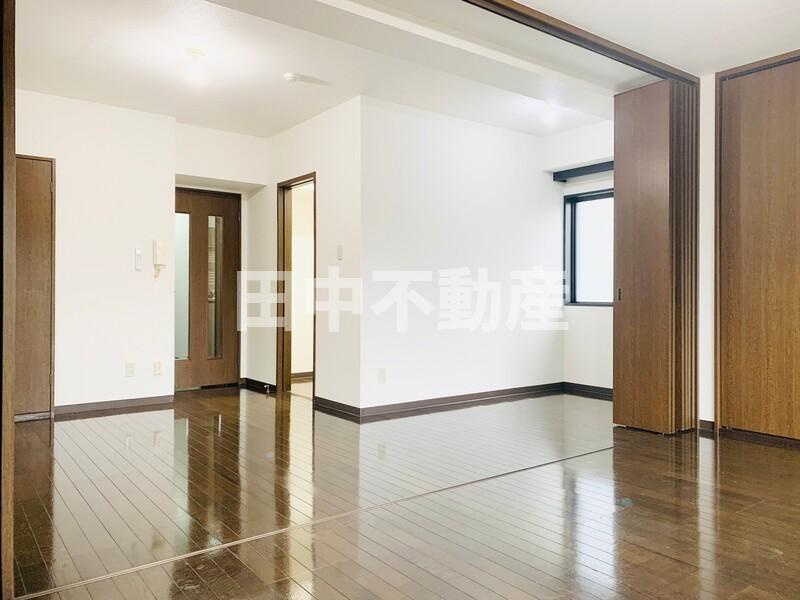 白金アネックスの内装