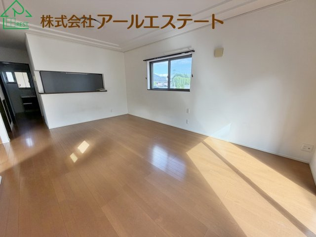 高砂市阿弥陀町生石　　山陽電鉄「宝殿駅」徒歩20分の居間・リビング