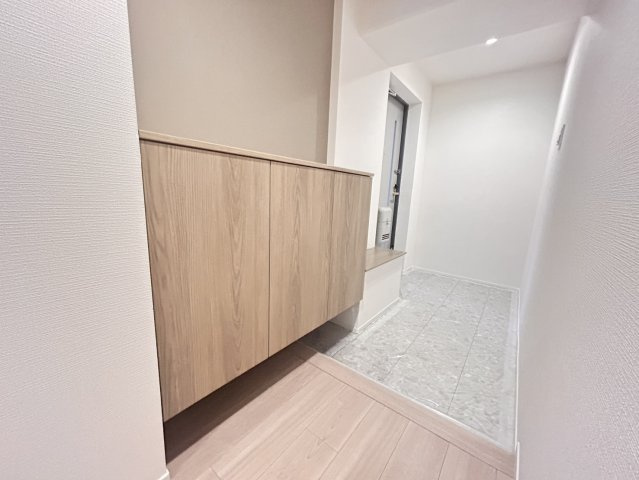 ろうきん鈴蘭台東コーポの玄関