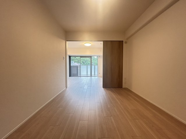 ろうきん鈴蘭台東コーポの洋室