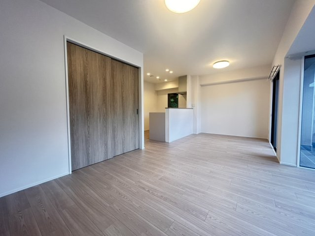 ろうきん鈴蘭台東コーポの居間・リビング