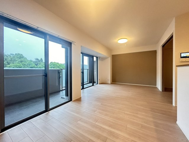 ろうきん鈴蘭台東コーポの居間・リビング