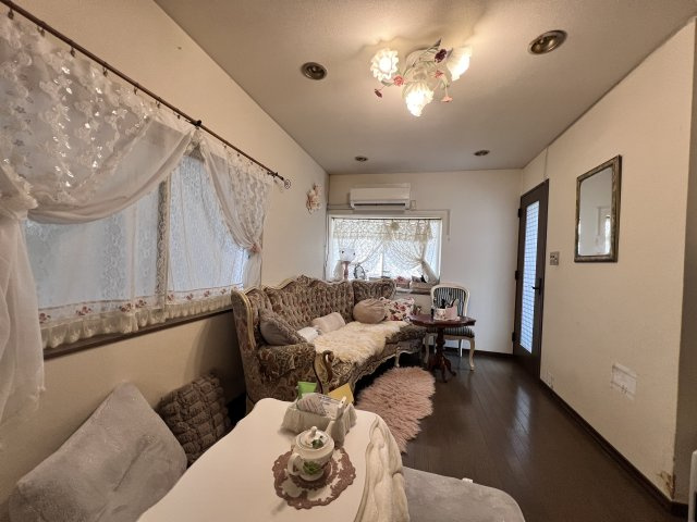 久世南垣内の居間・リビング