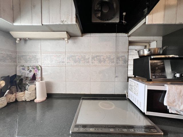 久世南垣内のキッチン|お料理しやすいIHクッキングヒーターです