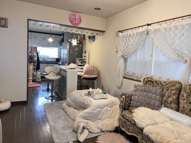 久世南垣内の居間・リビング