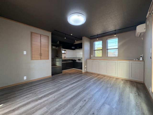 練馬区向山三丁目・中古戸建の居間・リビング|2階部分のゆったりとしたリビングダイニングです