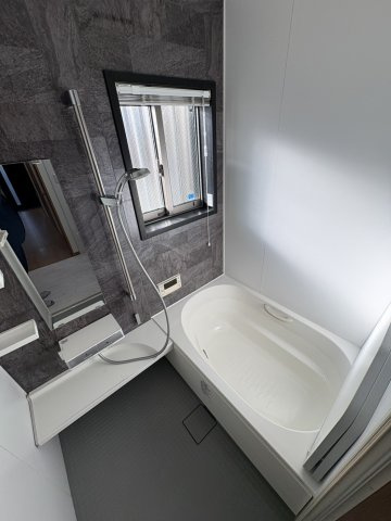 練馬区向山三丁目・中古戸建の浴室|落ち着いた空間のお風呂です