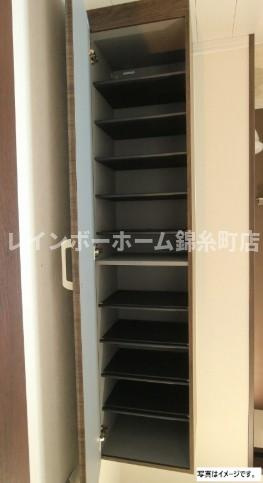 GRANDTIC 原木中山の玄関|※建築中のため参考写真となります。