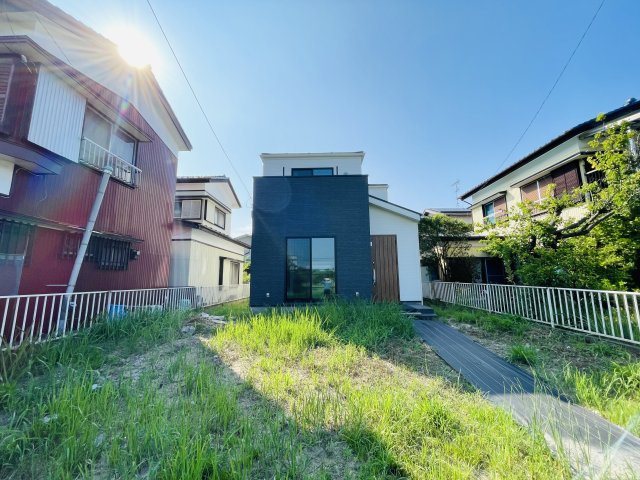 市原市今津朝山のエントランス