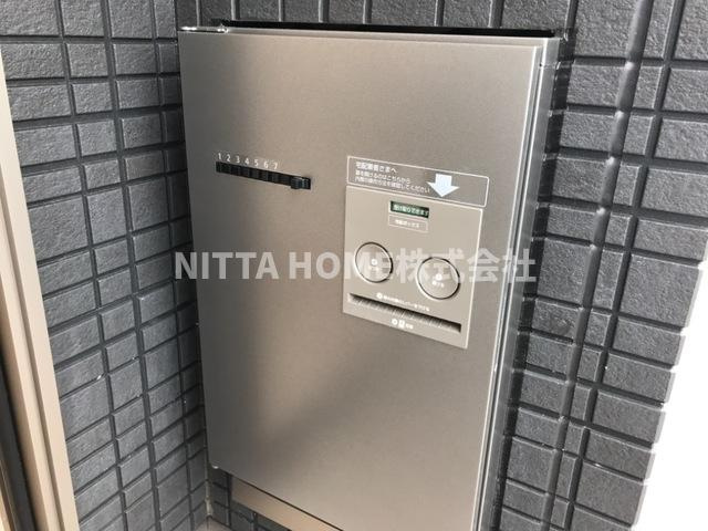 Grand villa 碧のエントランス|宅配BOXもあります◆