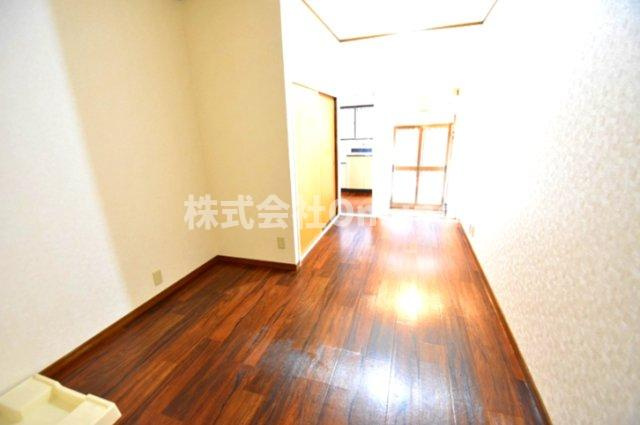上小阪住宅B棟の居間・リビング