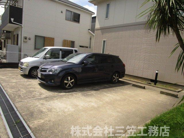 ルミエールⅠの駐車場