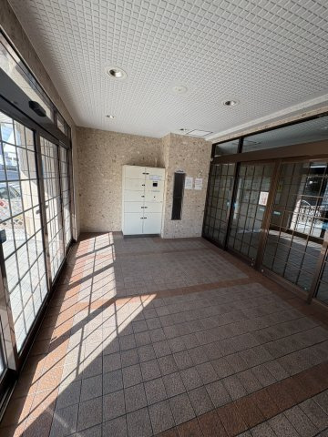 ライオンズマンション皇后崎公園のエントランス