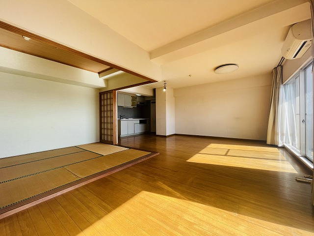 【居間・リビング】 | ロワールマンションアール春日