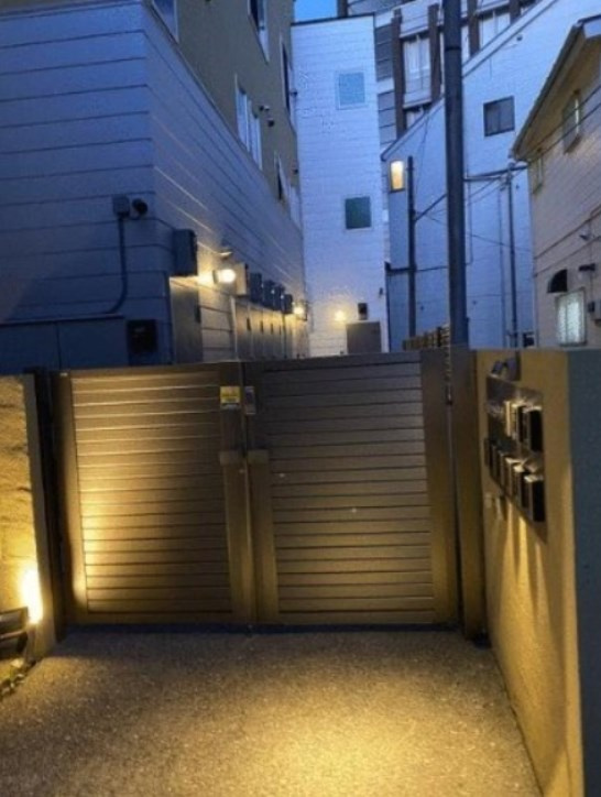 Reforma中野の玄関