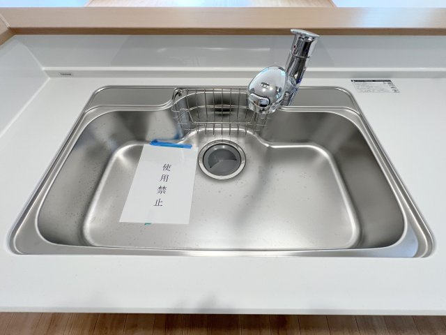 昭島市福島町2丁目　新築戸建全3棟のキッチン|浄水器付きシンク