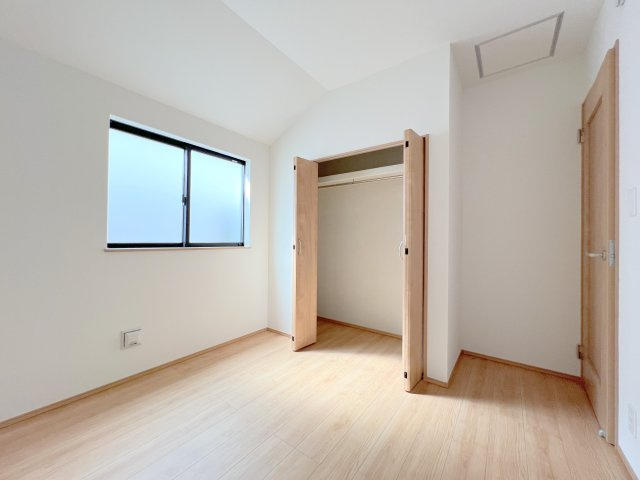昭島市福島町2丁目　新築戸建全3棟の洋室|【洋室2】収納スペース