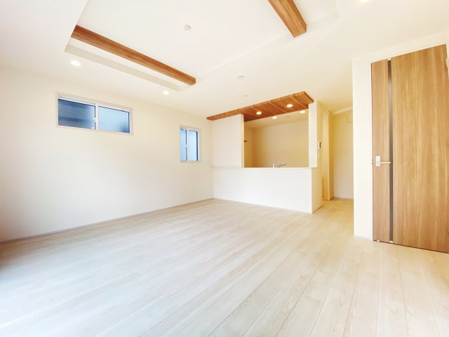 『八王子市新築戸建て』八王子市石川町987【仲介手数料無料】　の居間・リビング|～仲介手数料無料☆八王子ひなた不動産～八王子市石川町　新築戸建て