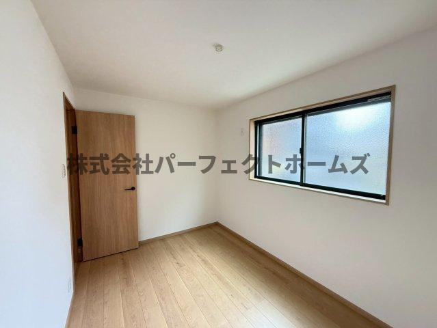 若葉町戸建　賃貸の洋室|広々とした洋室です