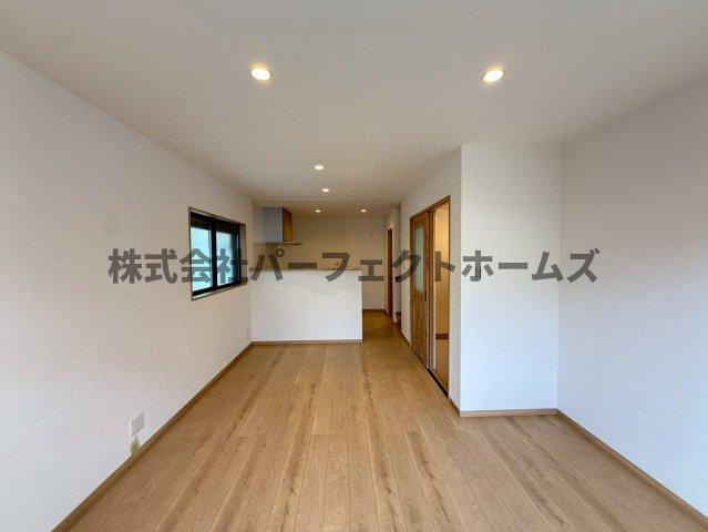 若葉町戸建　賃貸の居間・リビング|ゆったり過ごせる居間です