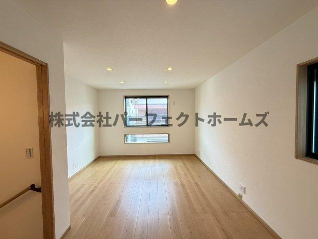 若葉町戸建　賃貸の居間・リビング|居間です