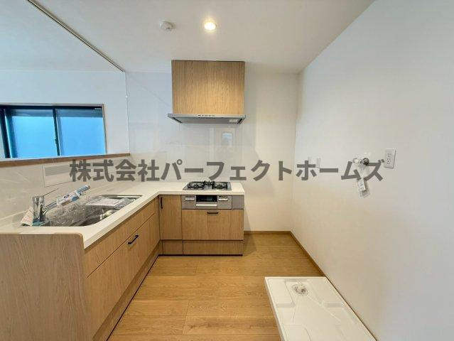 若葉町戸建　賃貸のキッチン|お料理しやすいキッチンです