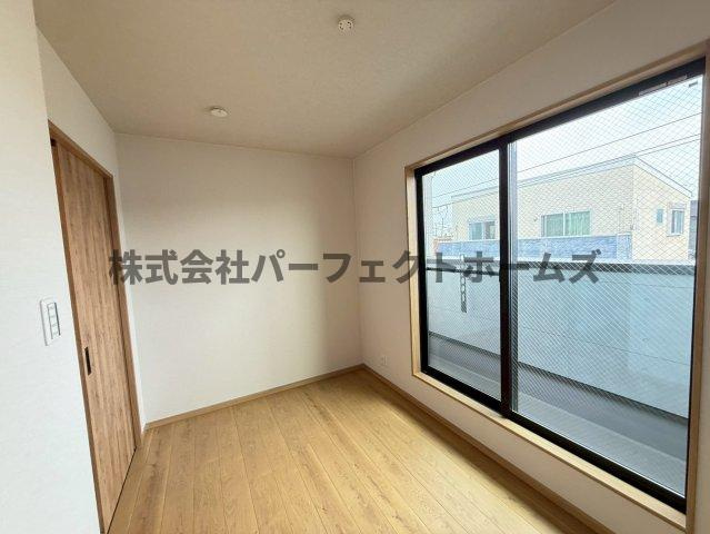 若葉町戸建　賃貸の洋室|使い勝手のいい洋室です