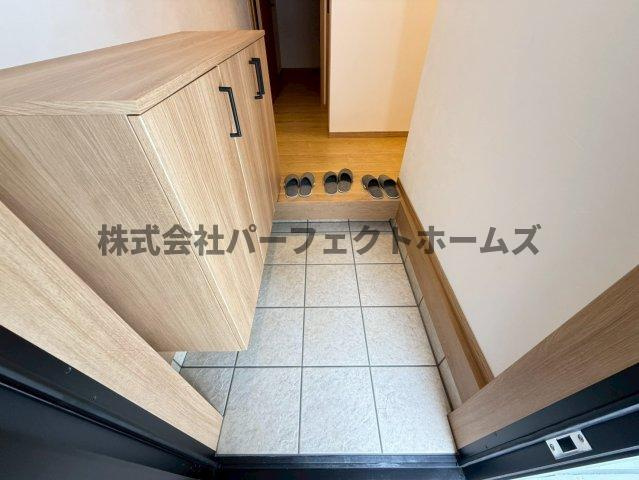 若葉町戸建　賃貸の玄関|シンプルで使いやすい玄関です