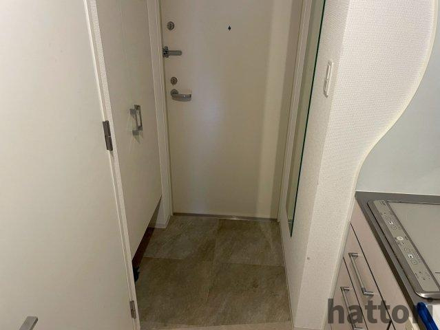 セレニテ江坂ルフレの玄関